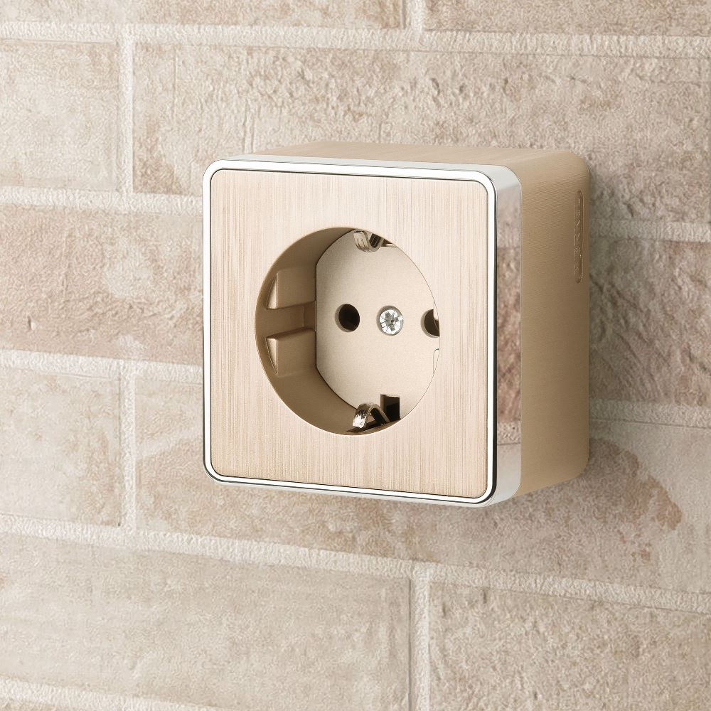 Розетка накладная Werkel Gallant с заземлением Шампань рифленый W5071010 — изображение 2