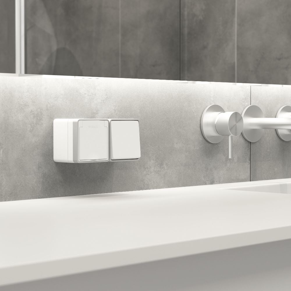 Розетка накладная влагозащищенная Werkel Gallant с заземлением, шторками и защитной крышкой Белый W5071201 — изображение 2