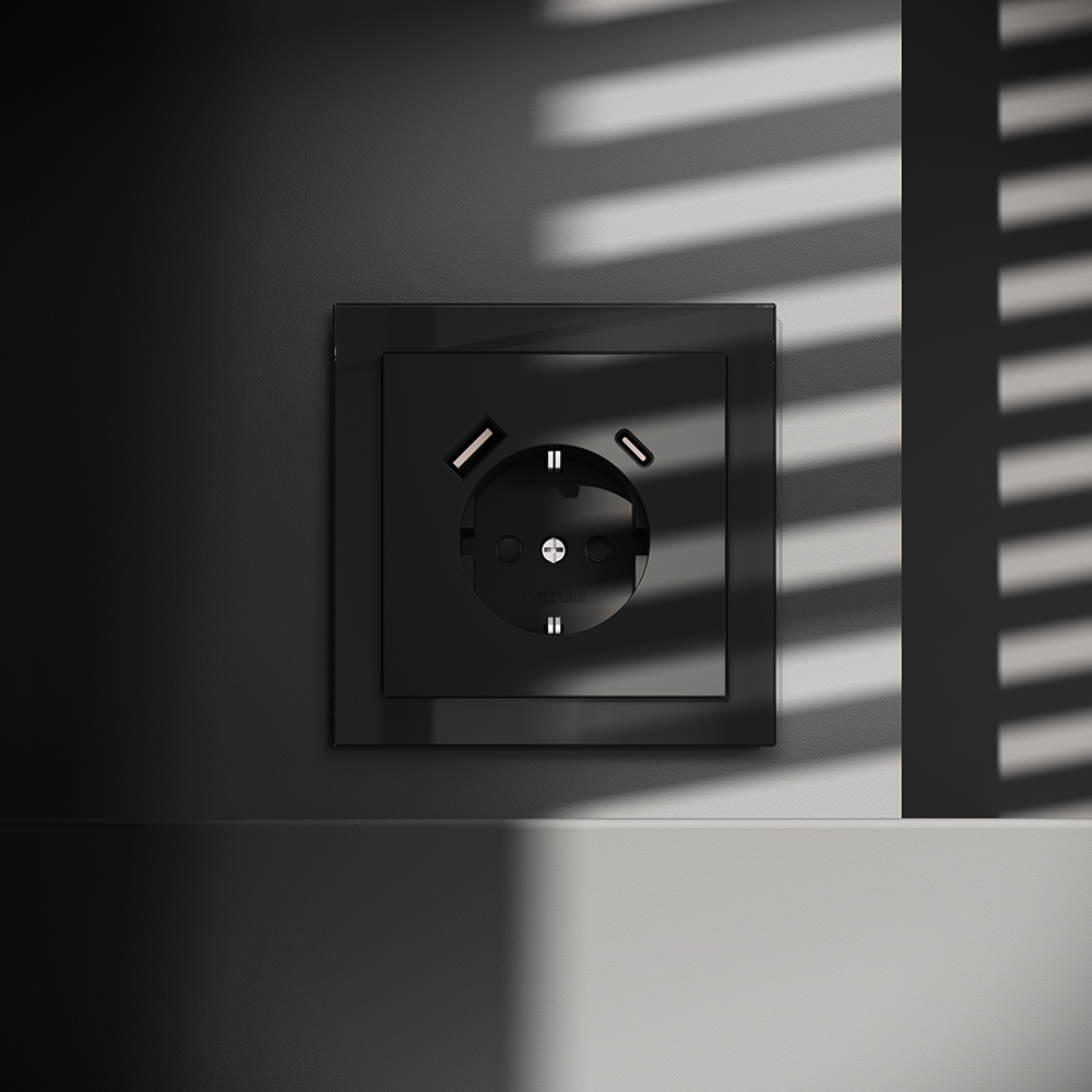 Розетка встраиваемая Voltum S70 с заземлением, шторками и USB A+C Черный матовый VLS040508 — изображение 4